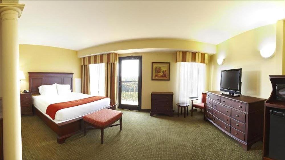 Express & North West-the Vineyard By Ihg Hotel 2*