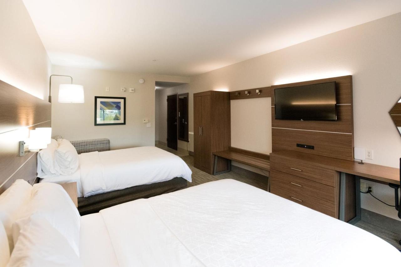 Express & North West-the Vineyard By Ihg