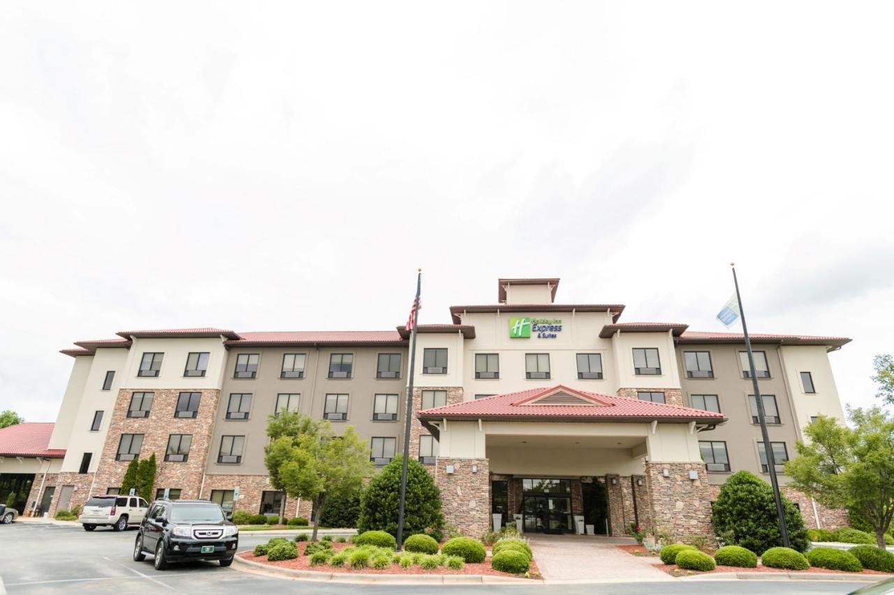 Express & North West-the Vineyard By Ihg