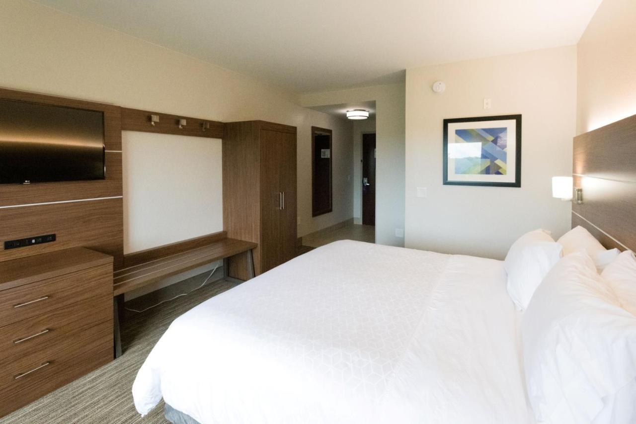 Express & North West-the Vineyard By Ihg Hotel Lexington