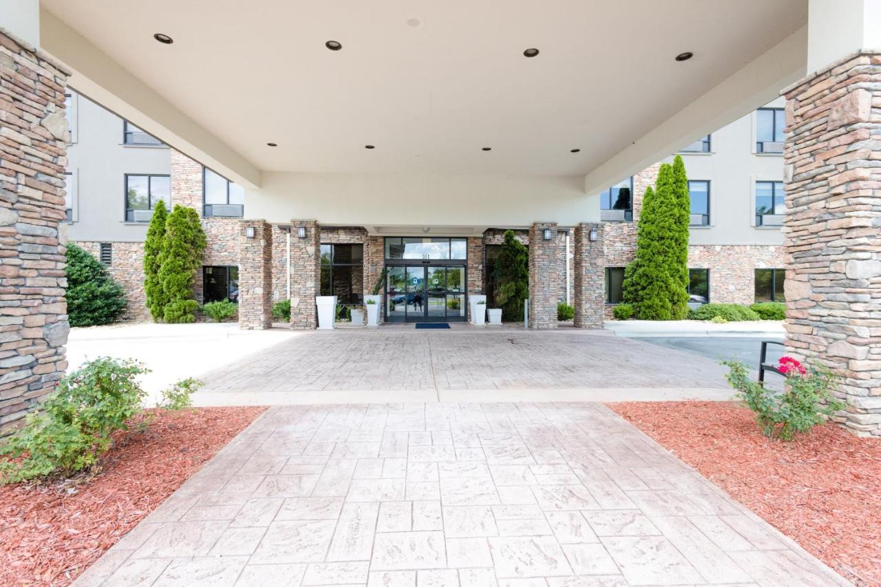 Express & North West-the Vineyard By Ihg Lexington