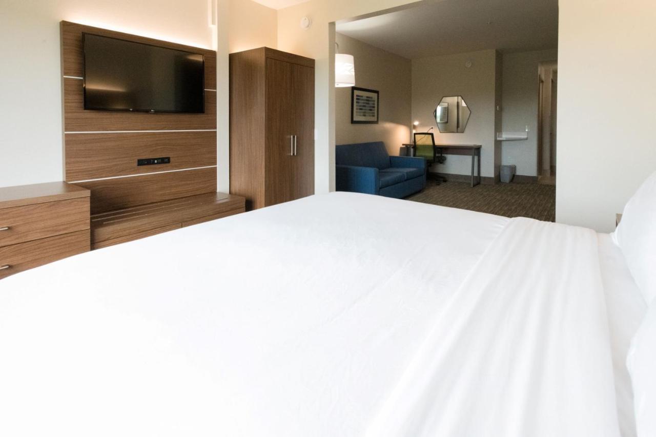 Hotel Express & North West-the Vineyard By Ihg