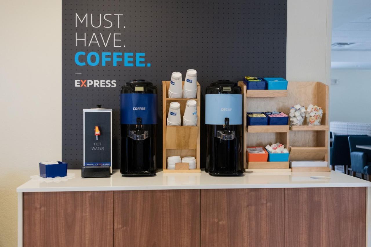 Express & North West-the Vineyard By Ihg