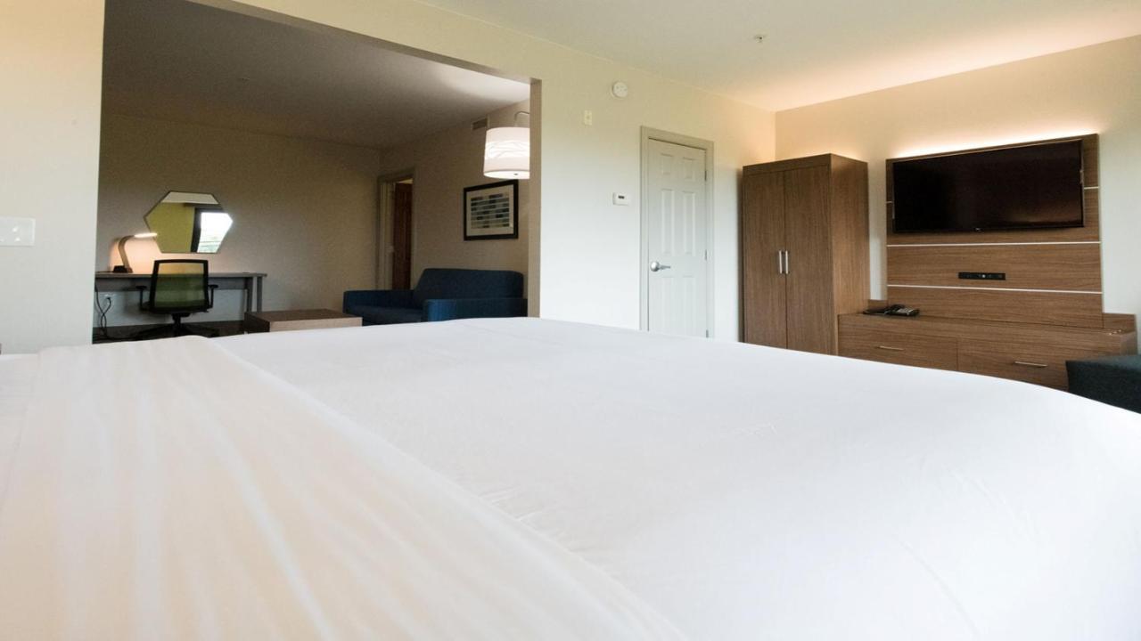 Express & North West-the Vineyard By Ihg Lexington