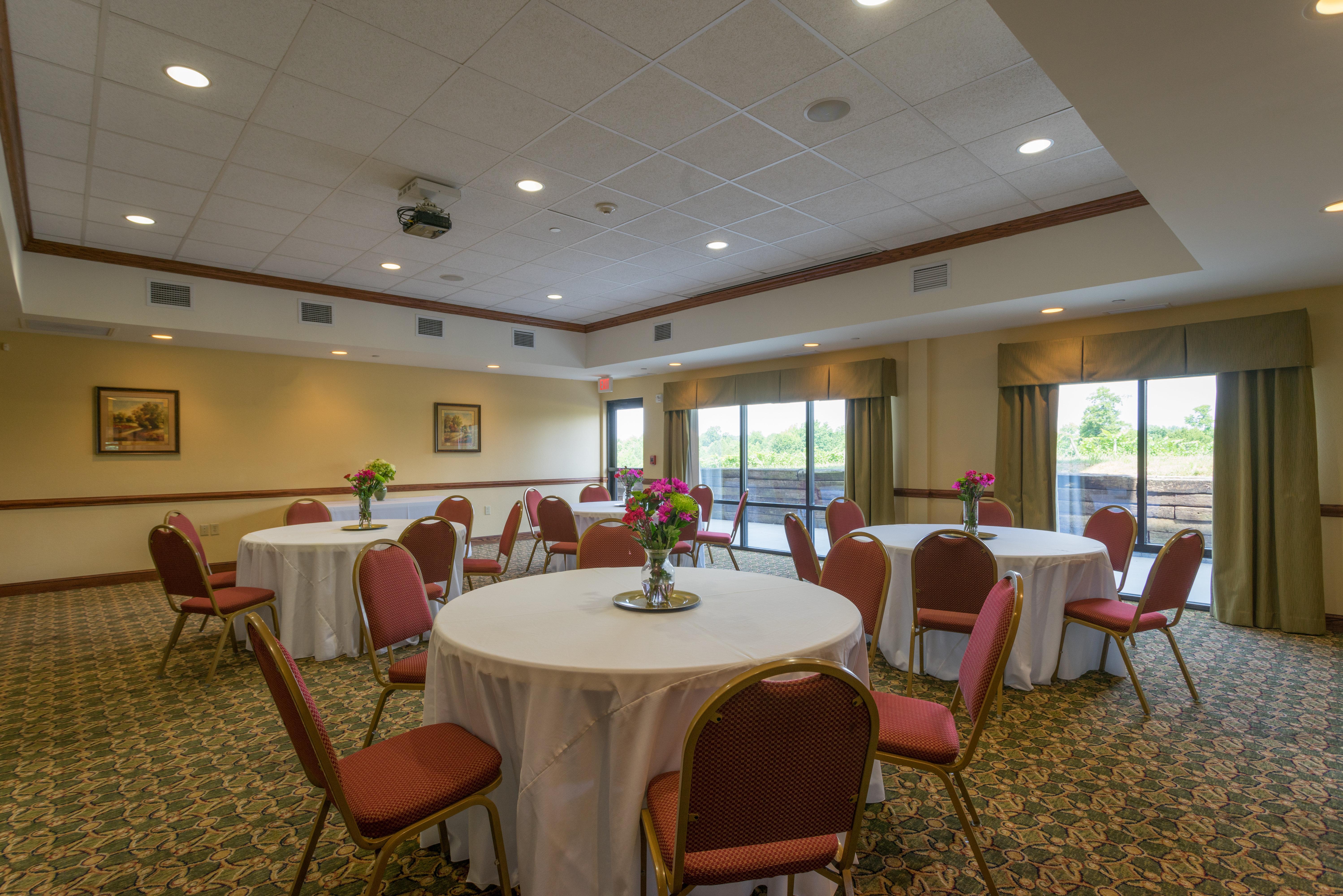 Hotel Express & North West-the Vineyard By Ihg 2*