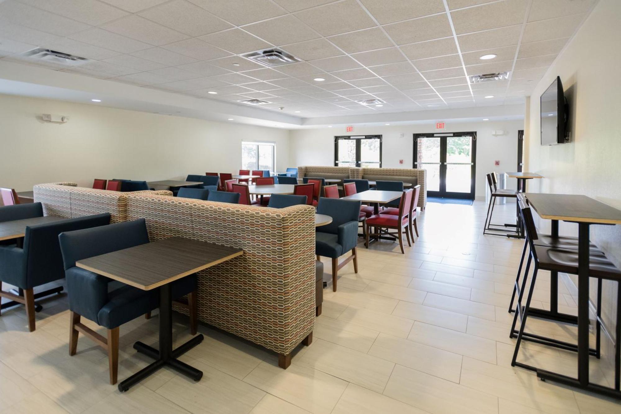 Express & North West-the Vineyard By Ihg Lexington