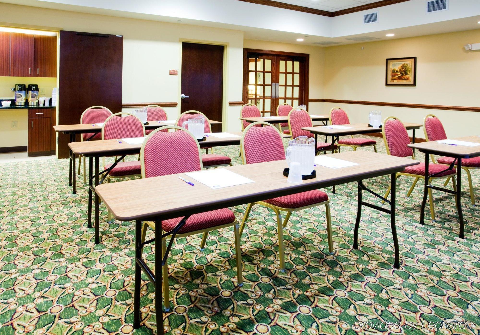 Express & North West-the Vineyard By Ihg Hotel 2*